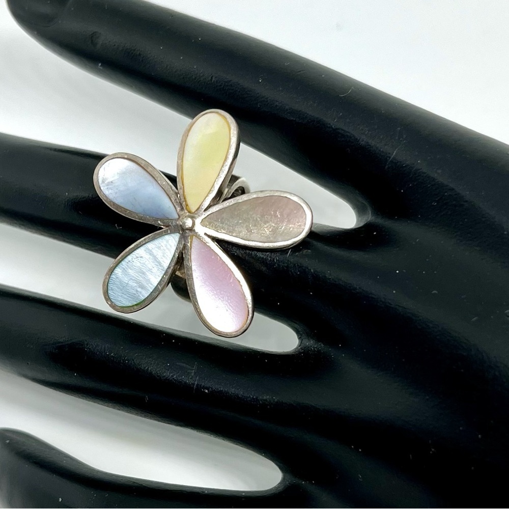 Sterling Silver MOP Flower Ring